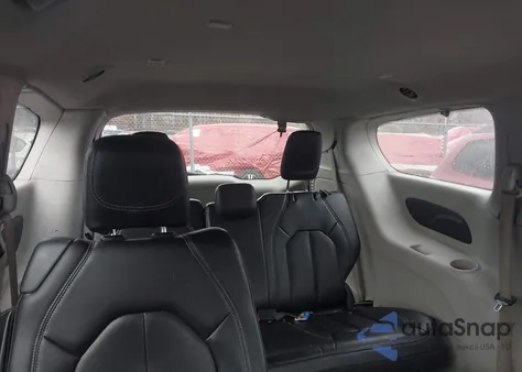 2020 Chrysler Voyager Lxi из США, поврежденный, VIN 2C4RC1DG0LR148591